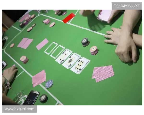 德州扑克中文版策略分析与实战案例全面讲解提升你的牌技